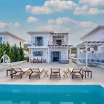 Etoni, Amazing Sea Views, Infinity Pool Villa *