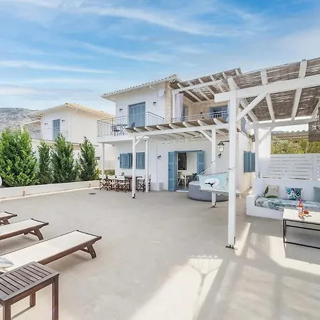 Villa Etoni, Amazing Sea Views, Infinity Pool Kalamítsi