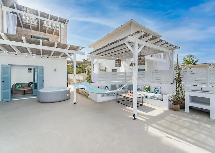 Etoni, Amazing Sea Views, Infinity Pool