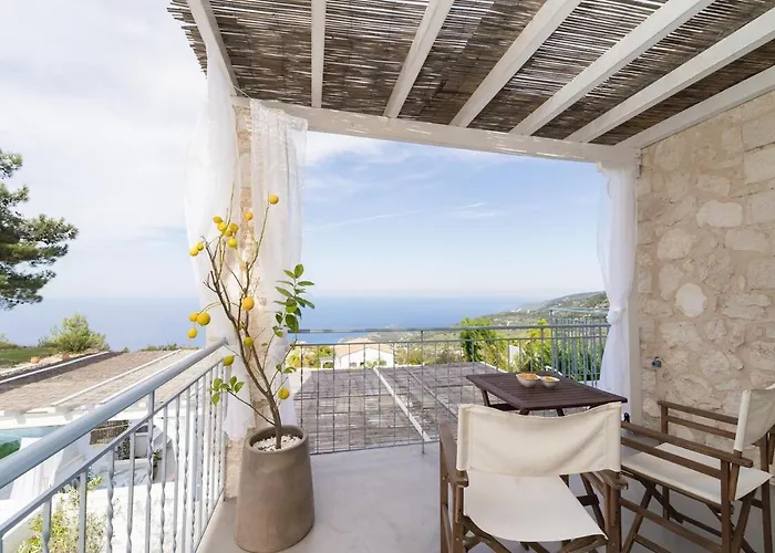 Etoni, Amazing Sea Views, Infinity Pool Willa